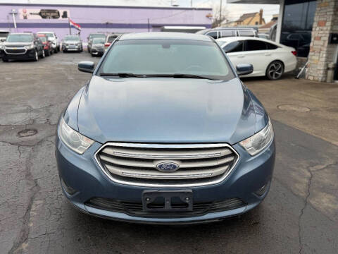 2018 Ford Taurus SEL