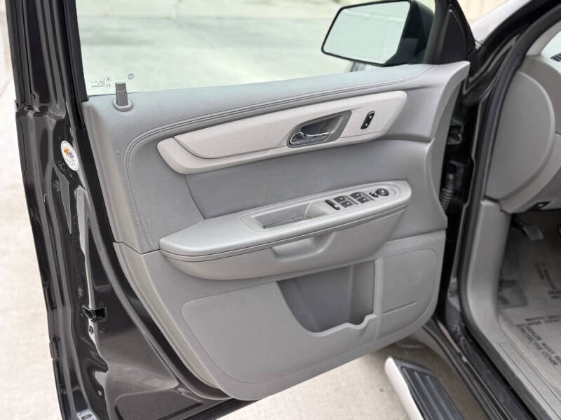 2017 Chevrolet Traverse LS