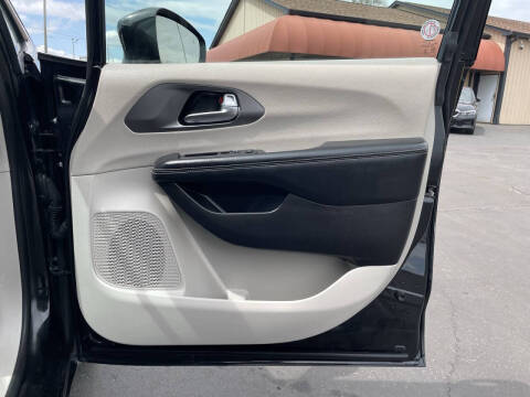 2022 Chrysler Pacifica Touring L