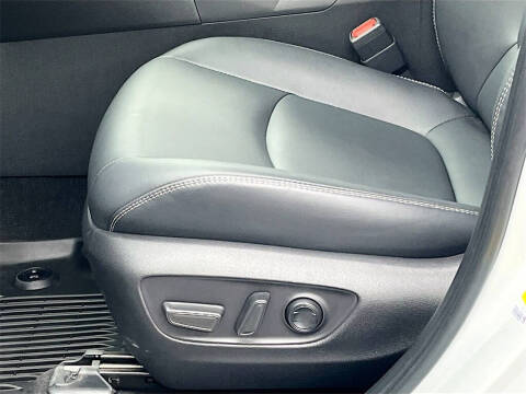 2025 Toyota RAV4 Hybrid XLE Premium