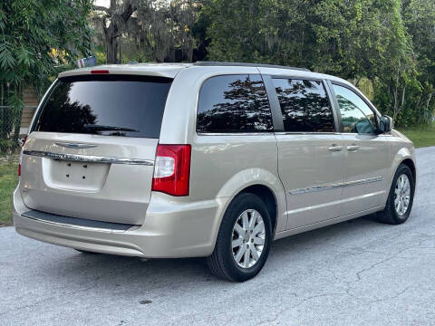 2014 Chrysler Town and Country Touring
