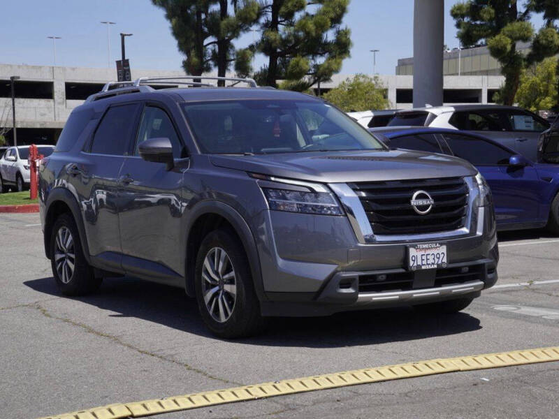 2024 Nissan Pathfinder SL