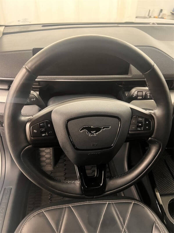 2021 Ford Mustang Mach-E Select