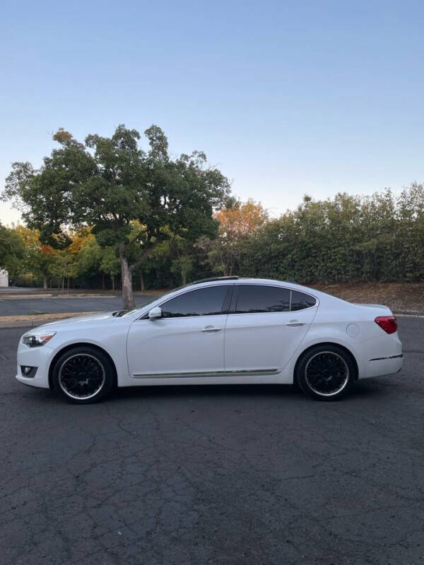 2015 Kia Cadenza Premium photo 3