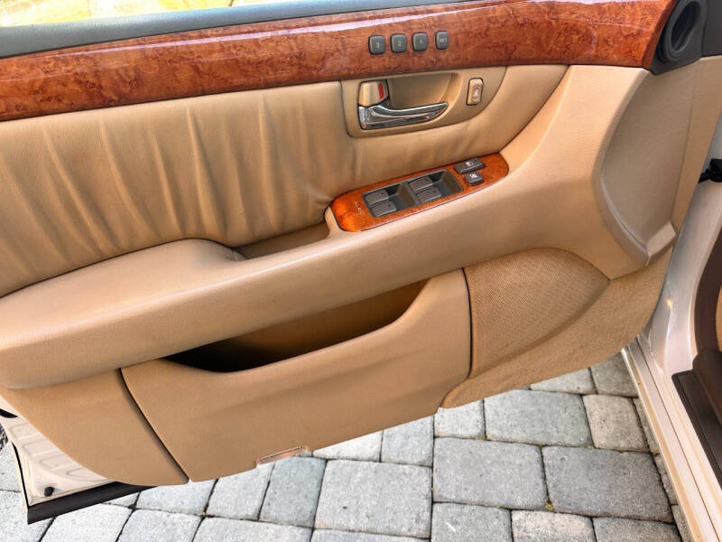 2004 Lexus LS 430