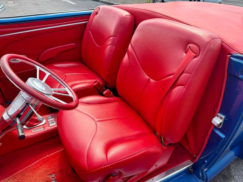 1948 Ford Super Deluxe