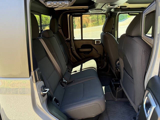 2022 Jeep Gladiator Willys