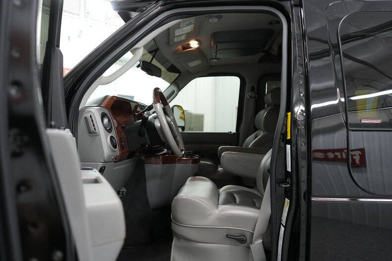 2013 Ford E-Series E-350 SD
