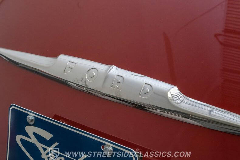 1948 Ford Deluxe