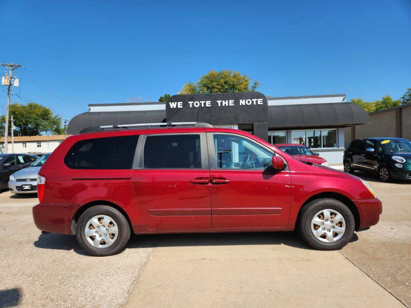 2008 Kia Sedona for sale at First Choice Auto Sales in Moline IL