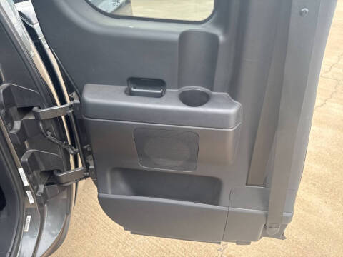 2011 Nissan Titan SV