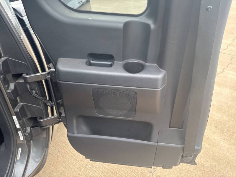 2011 Nissan Titan SV