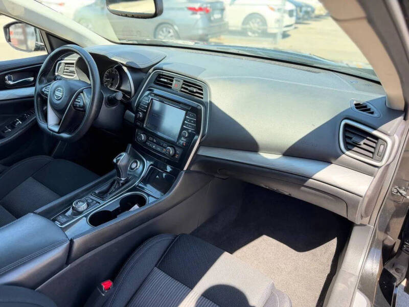 2016 Nissan Maxima