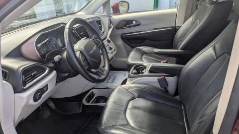 2017 Chrysler Pacifica Touring-L Plus