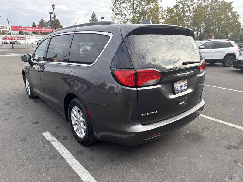 2017 Chrysler Pacifica Touring