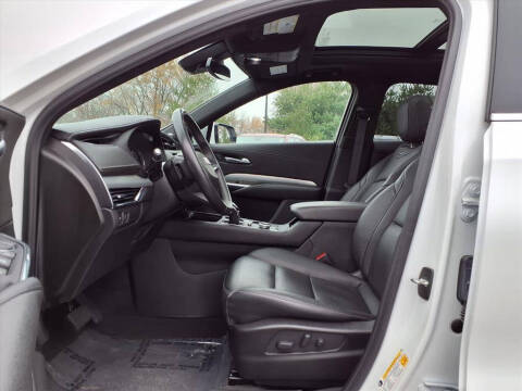 2023 Cadillac XT4 Premium Luxury