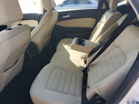 2020 Ford Edge SE