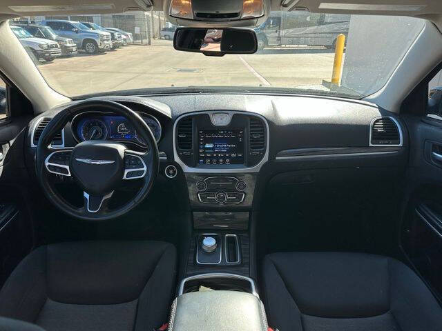 2022 Chrysler 300 Touring