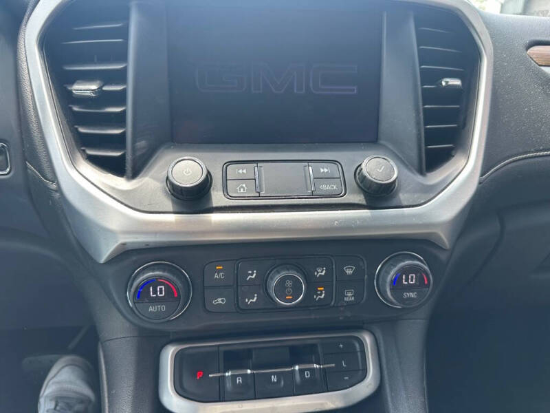 2020 GMC Acadia SLE
