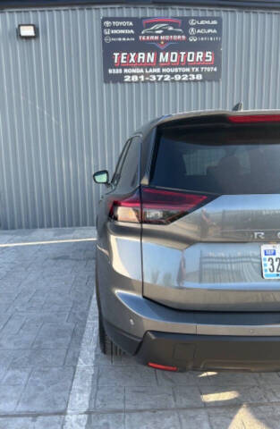 2025 Nissan Rogue SV