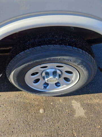 2011 Chevrolet Express LS 1500