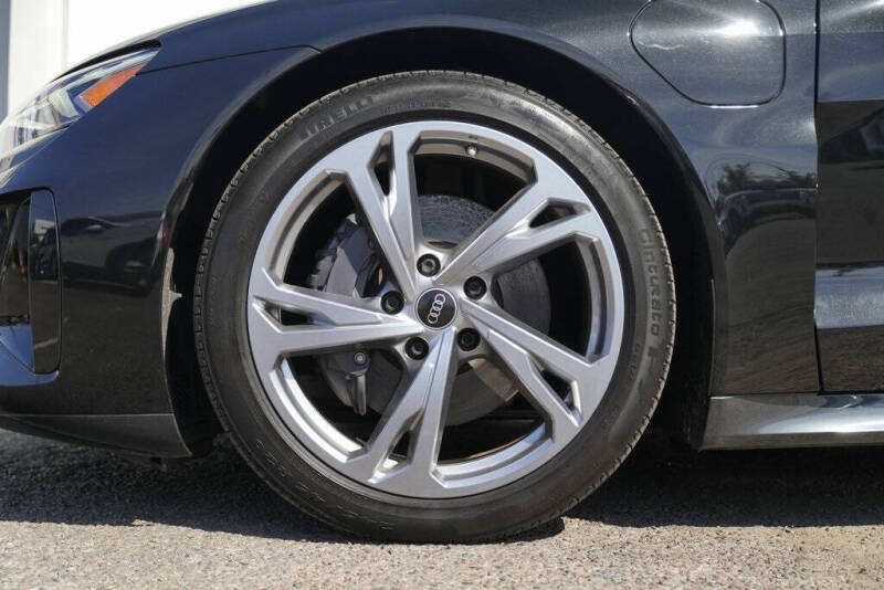 2022 Audi e-tron GT quattro Premium Plus