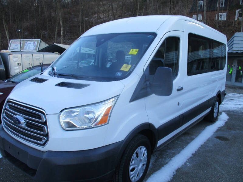 2017 Ford Transit Wagon XLT's photo