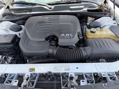 2013 Dodge Challenger SXT Plus