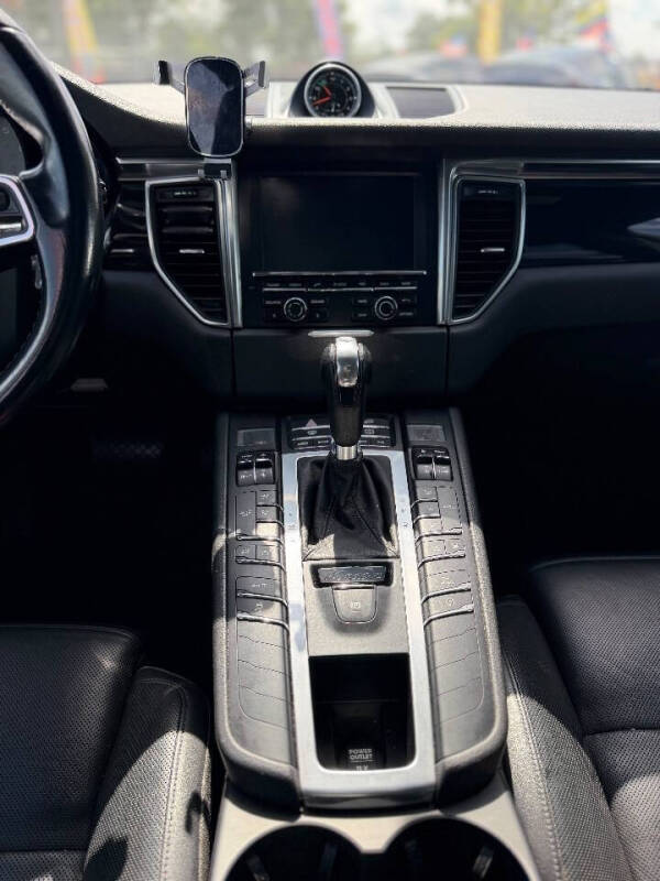 2015 Porsche Macan S