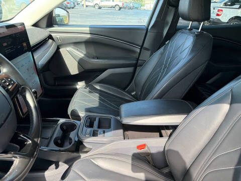 2025 Ford Mustang Mach-E Select