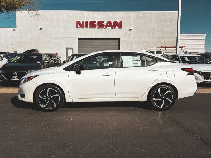 2025 Nissan Versa SR