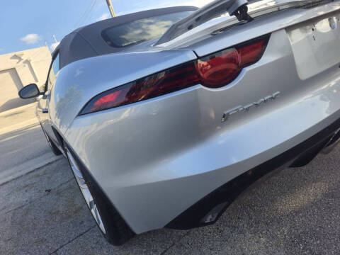 2018 Jaguar F-TYPE 296HP