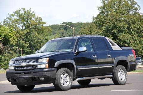 2005 Chevrolet Avalanche for sale at T CAR CARE INC in Philadelphia PA