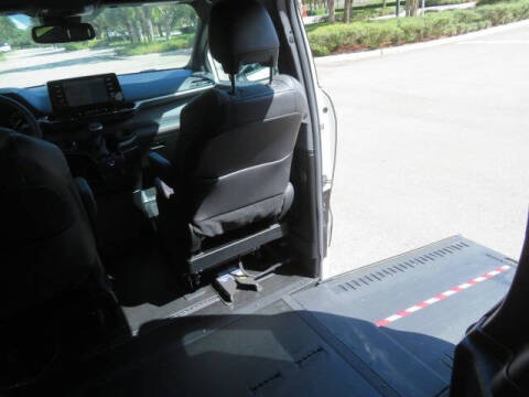 2023 Toyota Sienna XSE 7-Passenger