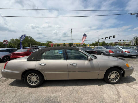2000 Lincoln Town Car