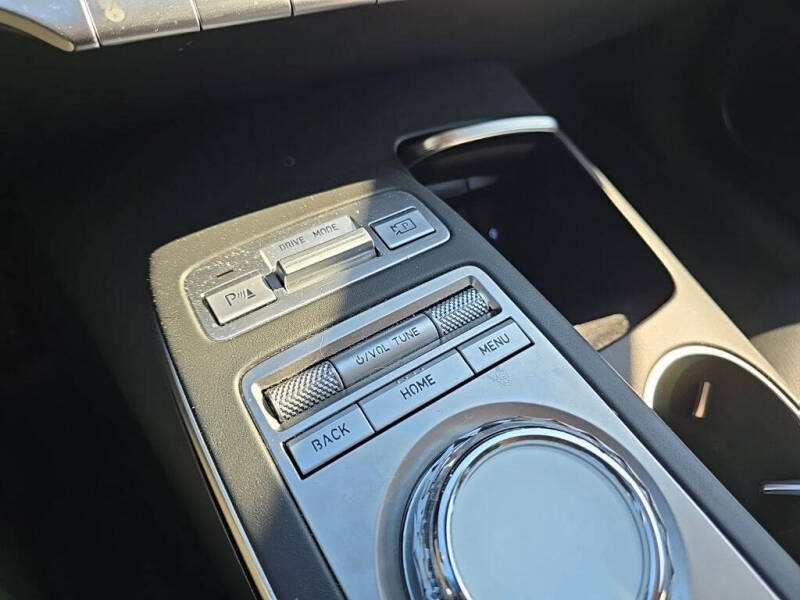 2025 Genesis GV70 2.5T Standard