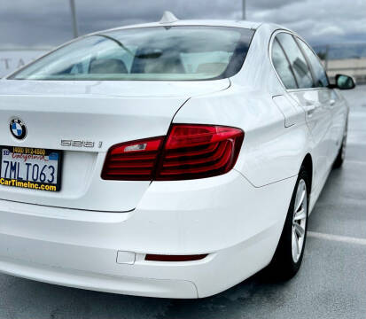 2016 BMW 5 Series 528i