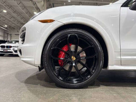 2013 Porsche Cayenne GTS