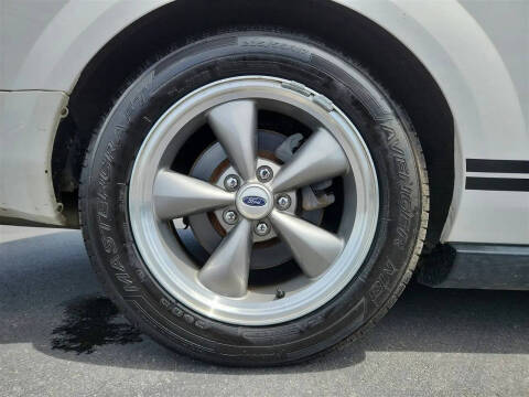 2009 Ford Mustang V6 Deluxe