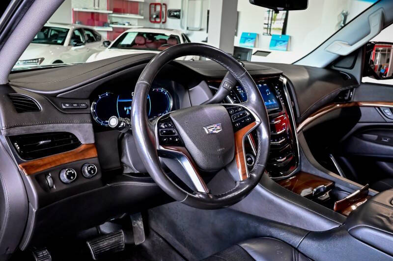 2017 Cadillac Escalade Luxury