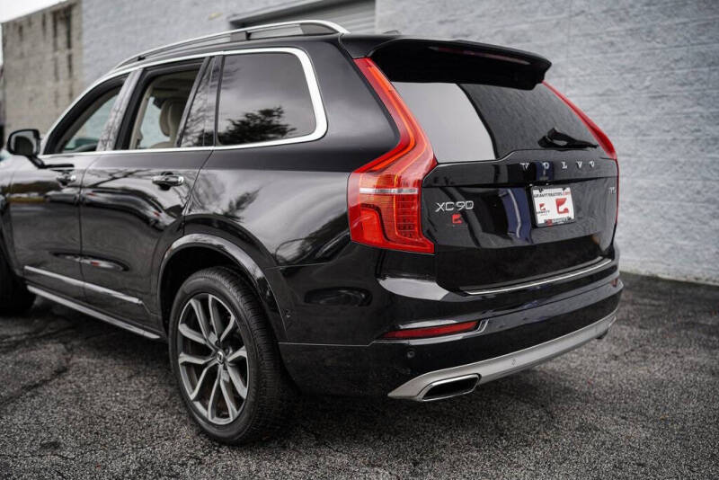 2017 Volvo XC90 T5 Momentum