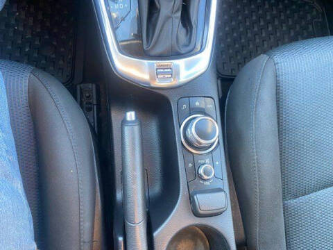 2019 Toyota Yaris LE