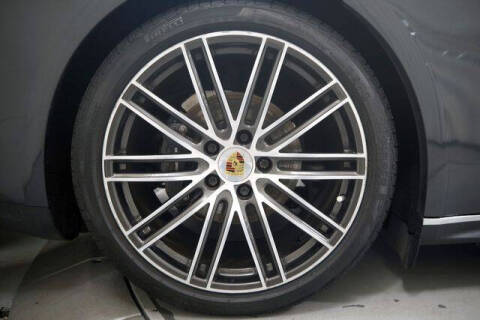 2018 Porsche Panamera 4 Executive