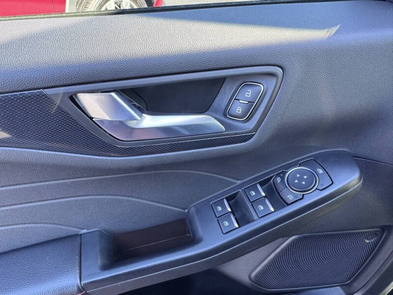 2025 Ford Escape ST-Line Select