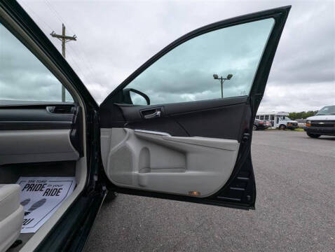 2014 Toyota Camry Hybrid LE