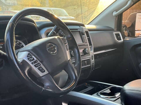 2019 Nissan Titan SV