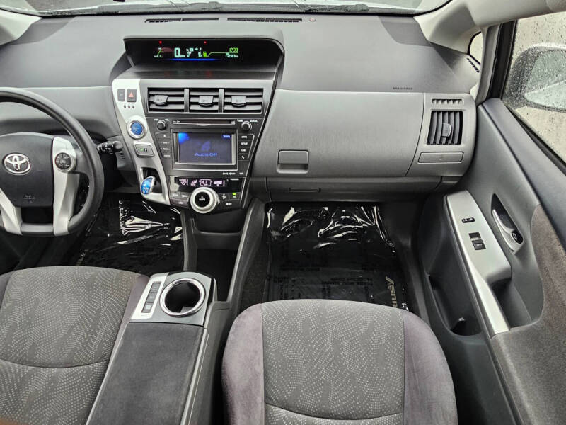 2012 Toyota Prius v Two