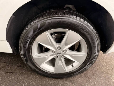 2022 Volvo XC60 B5 Momentum