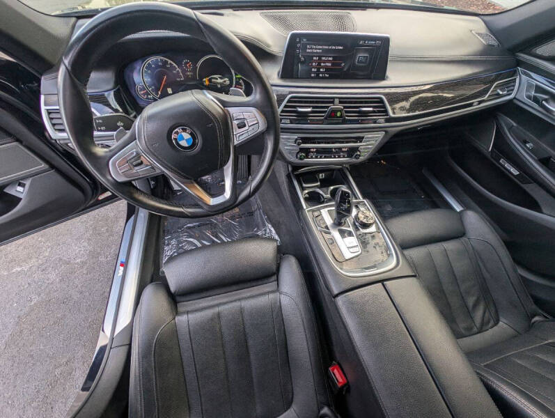 2017 BMW 7 Series 740i