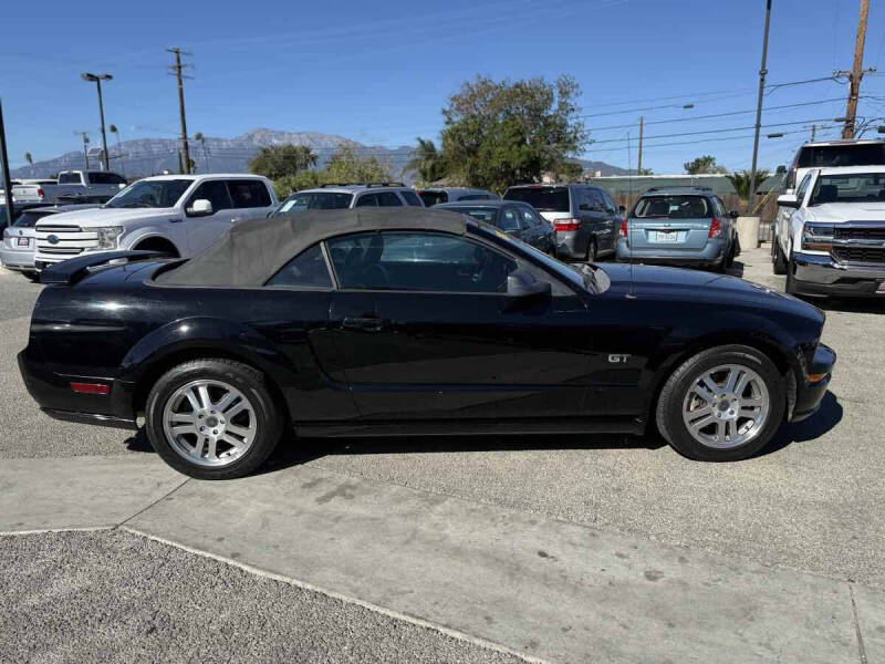 2005 Ford Mustang GT Deluxe